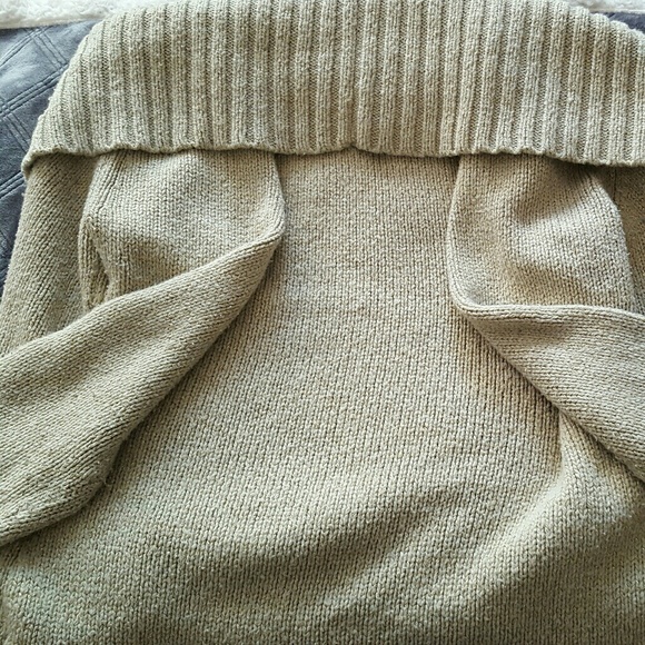 Sweater - Picture 3 of 3